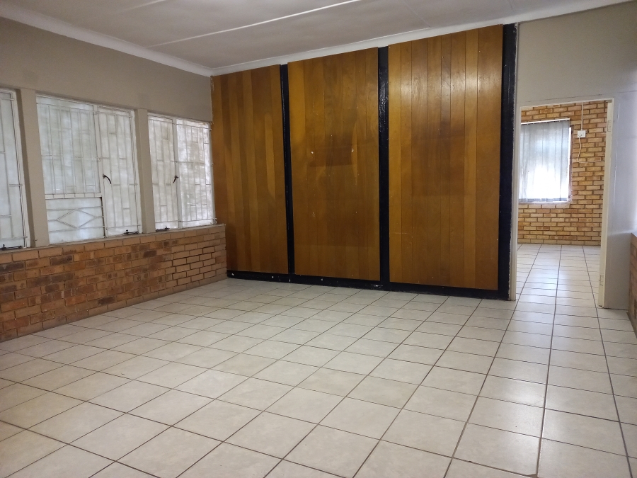 To Let Commercial Property for Rent in Rustenburg Industrial North West